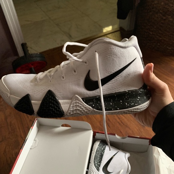 Kyrie size 8 men - Picture 5 of 7